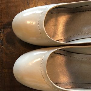 BCBG Joshi Lunar Grey Smooth Patent Heels